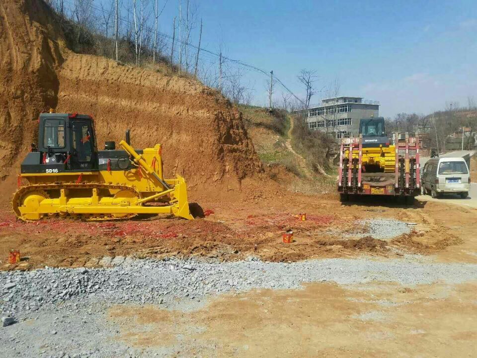 推土機交車現(xiàn)場